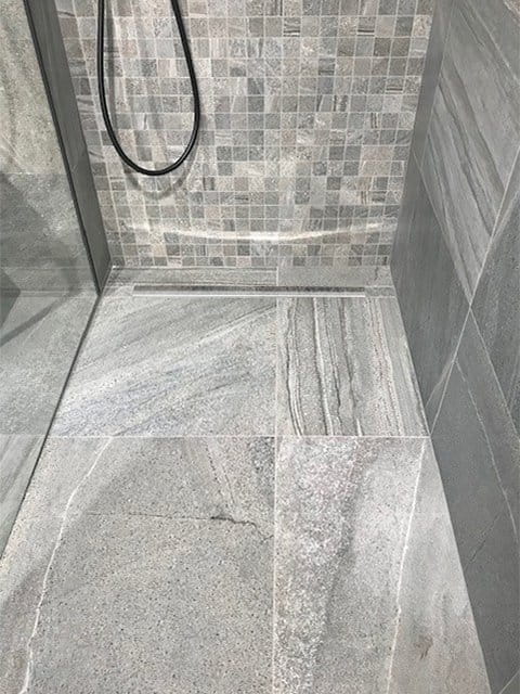 Listwa spadkowa lewa, wysokość 10 mm, długość 1500 mm, stal nierdzewna mat #2