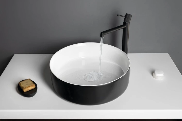 FIASTRA umywalka ceramiczna nablatowa, średnica 40cm, biały/czarny mat #4
